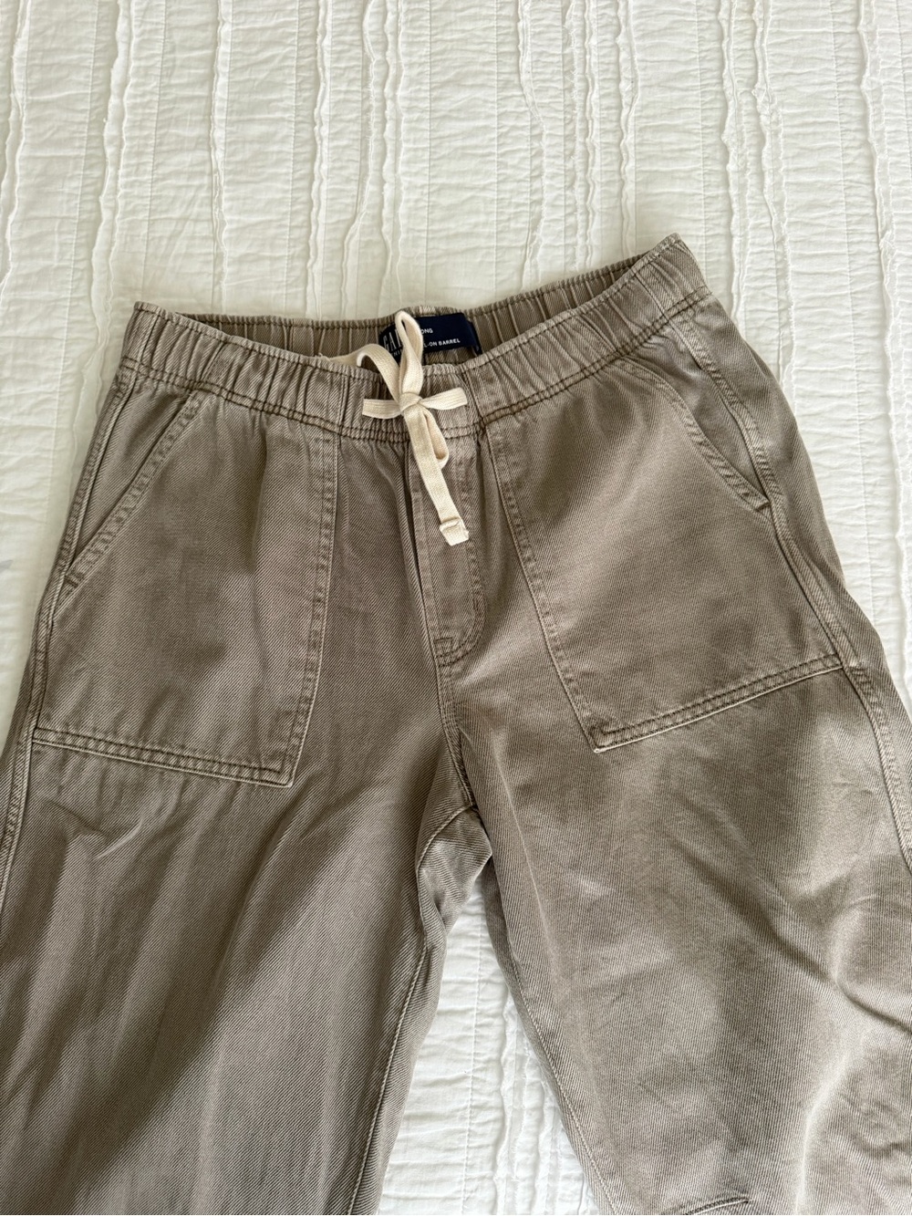 Gap Mid-Rise SuperSoft Pull-On
Barrel Jeans - Medium Long - Picture 5 of 5